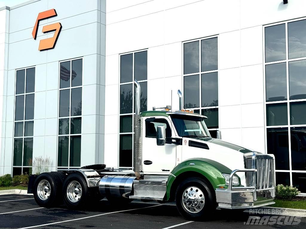 Kenworth T 880 Tractor Units