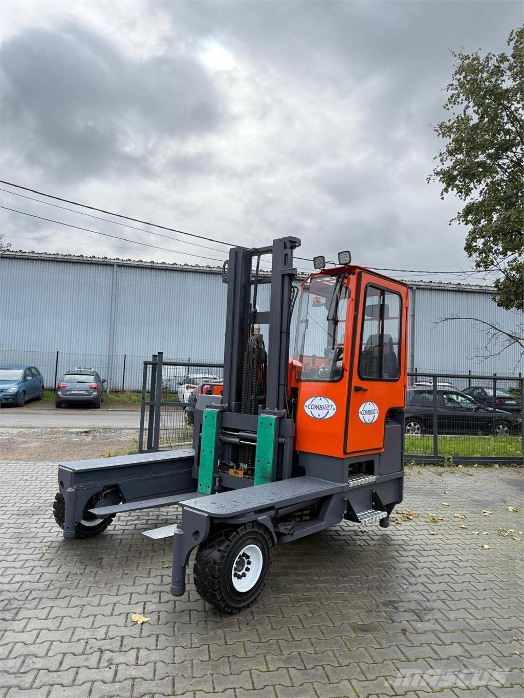 Combilift C5000 XL 4-way reach trucks
