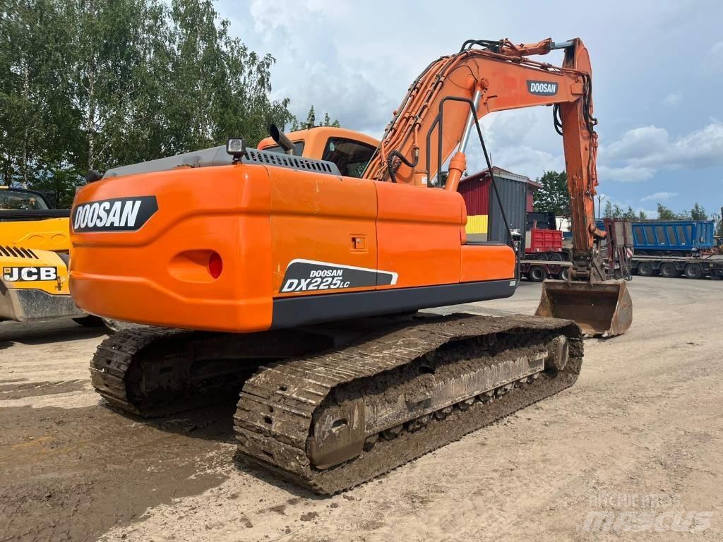 Doosan DX 225 LC Crawler excavators