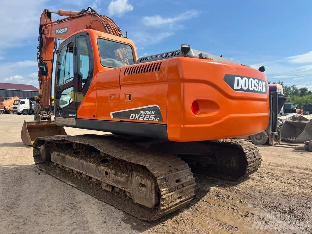Doosan DX 225 LC Crawler excavators