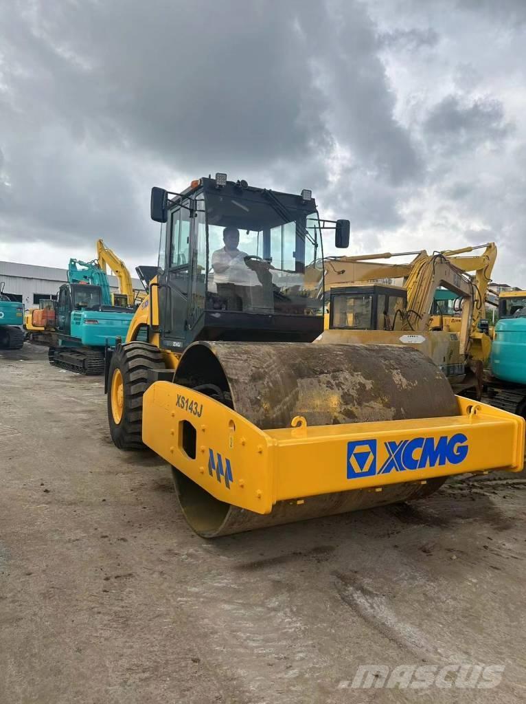 XCMG XS 142 J Crawler excavators