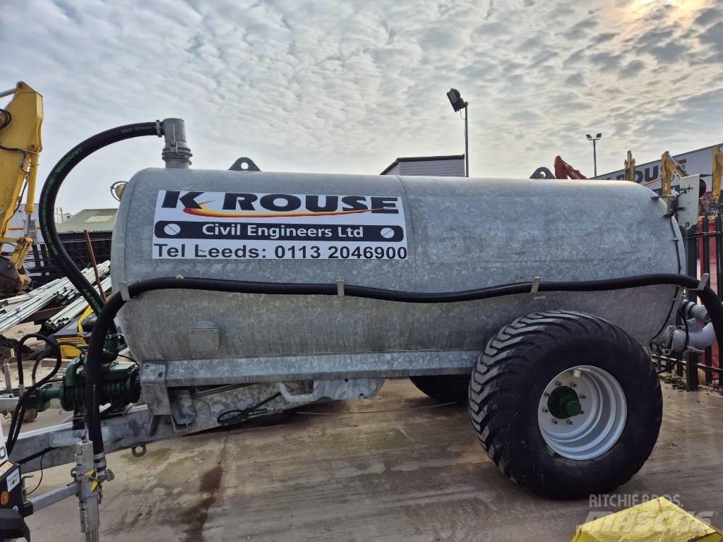 Major 1700A Slurry tankers
