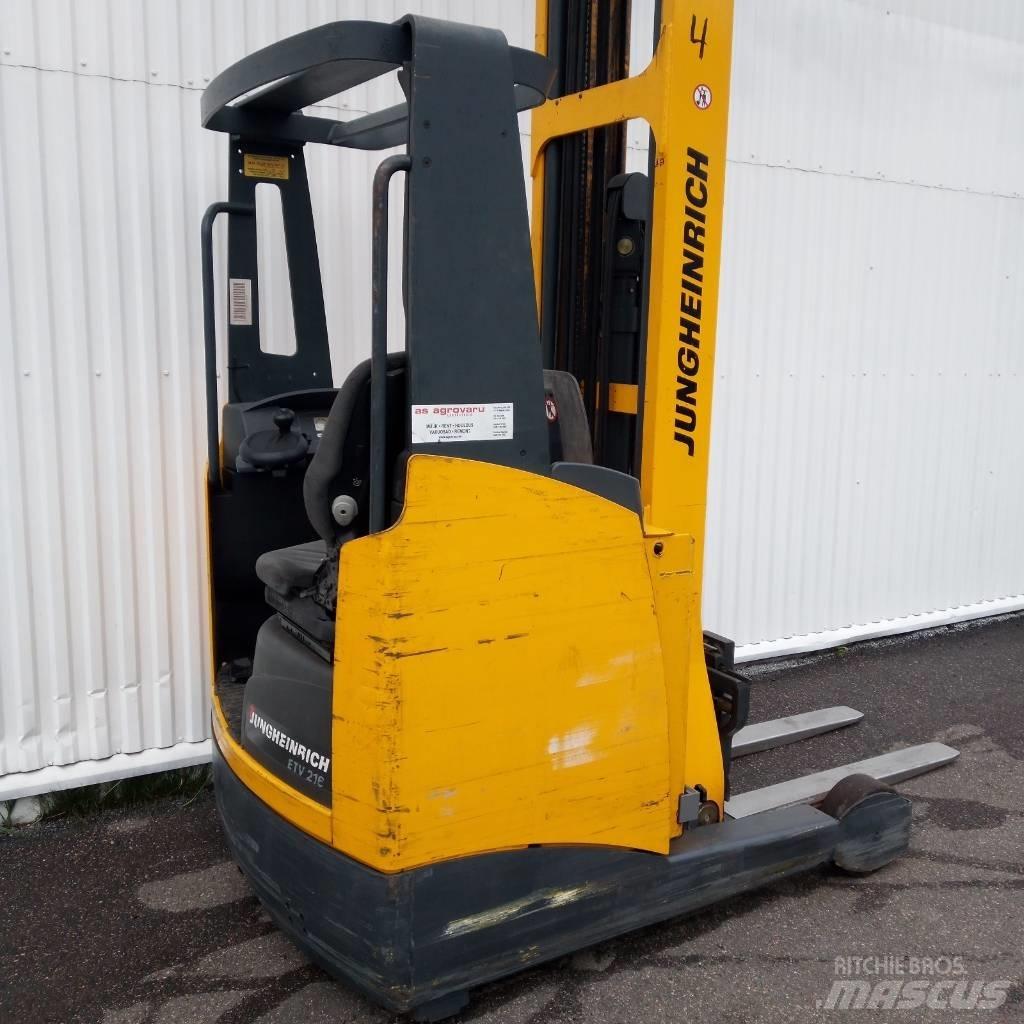 Jungheinrich ETV 216 Reach trucks