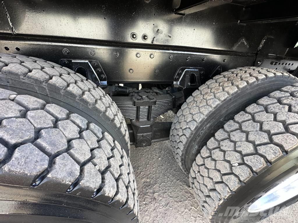 Freightliner 114 SD Combi / vacuum trucks