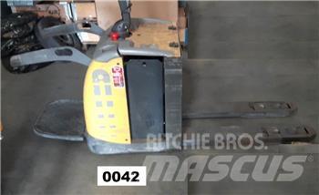 Atlet PLP200 Low lifter with platform