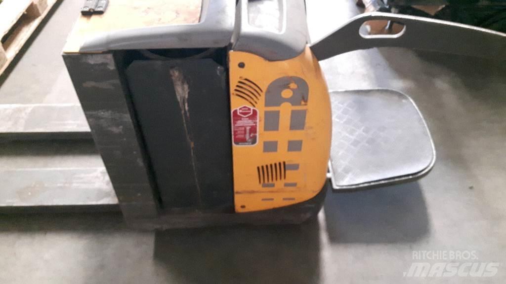 Atlet PLP200 Low lifter with platform