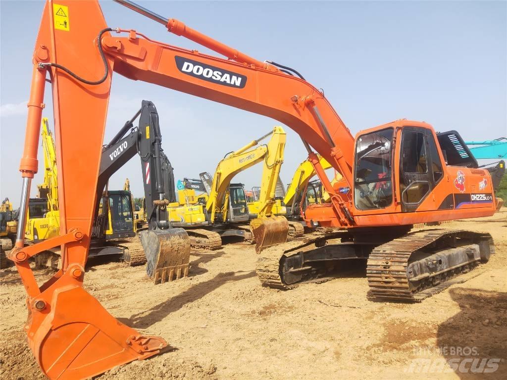 Doosan DH225LC-7 Crawler excavators
