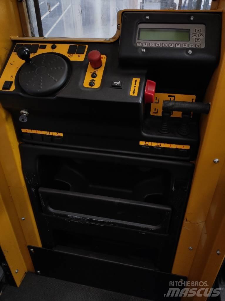 Yale MO10E High lift order picker