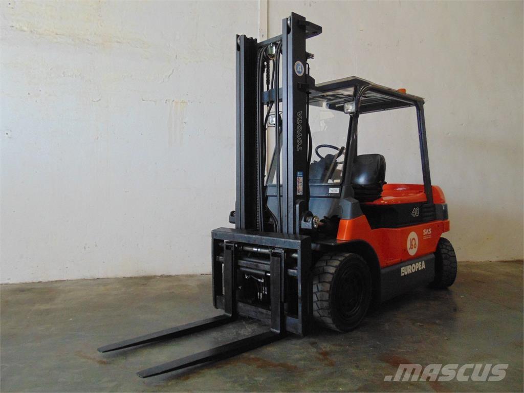 Toyota 7FBMF40 Electric forklift trucks