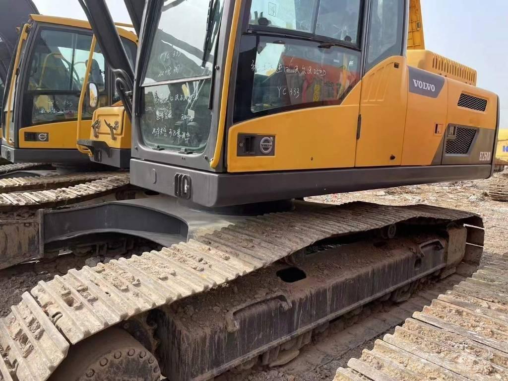 Volvo EC 250 D Crawler excavators