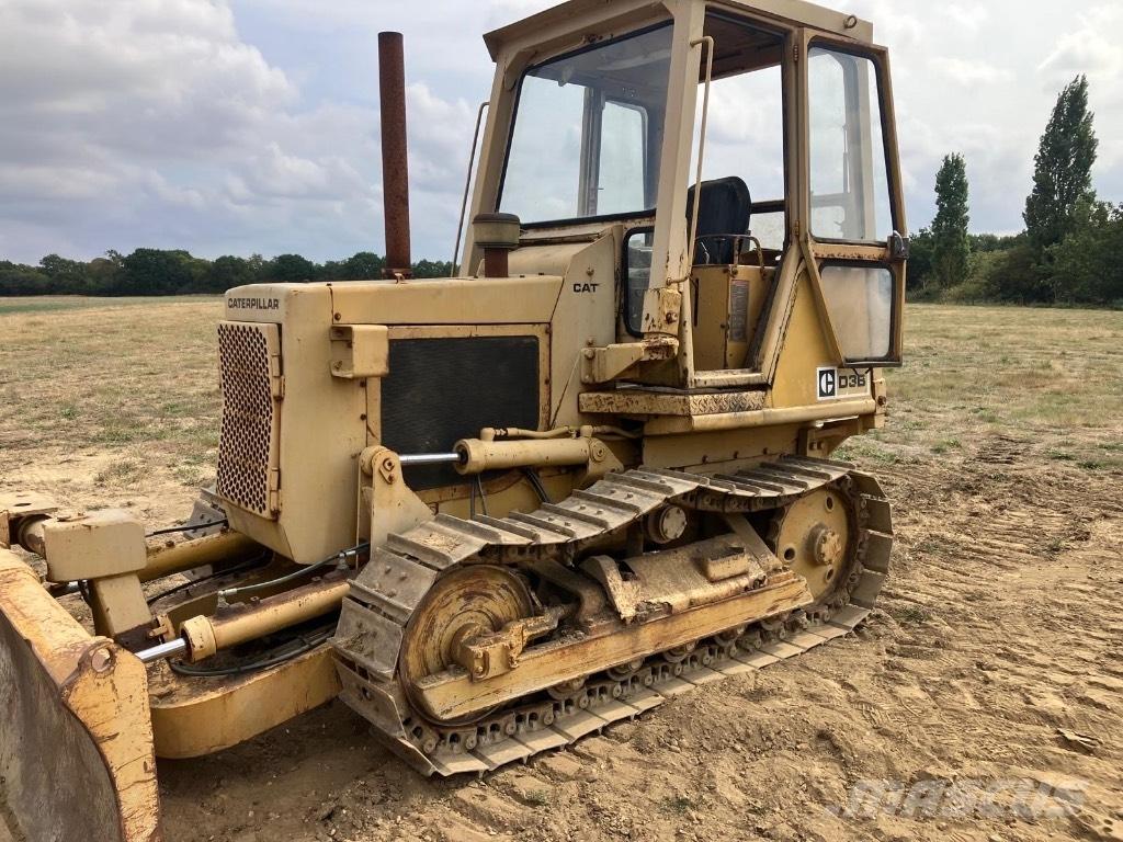 CAT D 3 B Crawler dozers