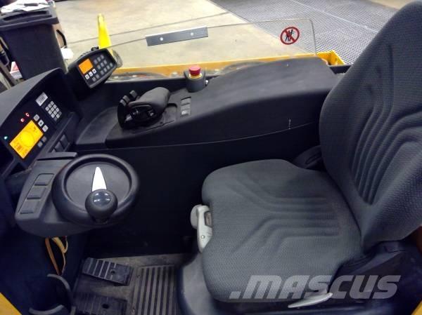 Jungheinrich ETV 214 Reach trucks