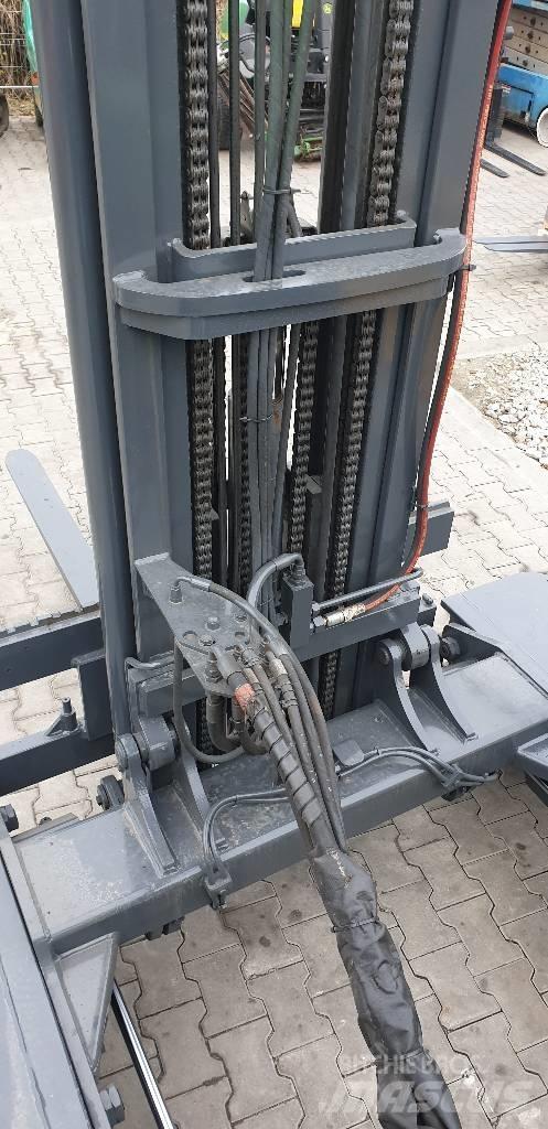 Combilift C 4500 4-way reach trucks