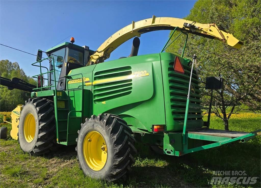 John Deere 7300 Self-propelled foragers