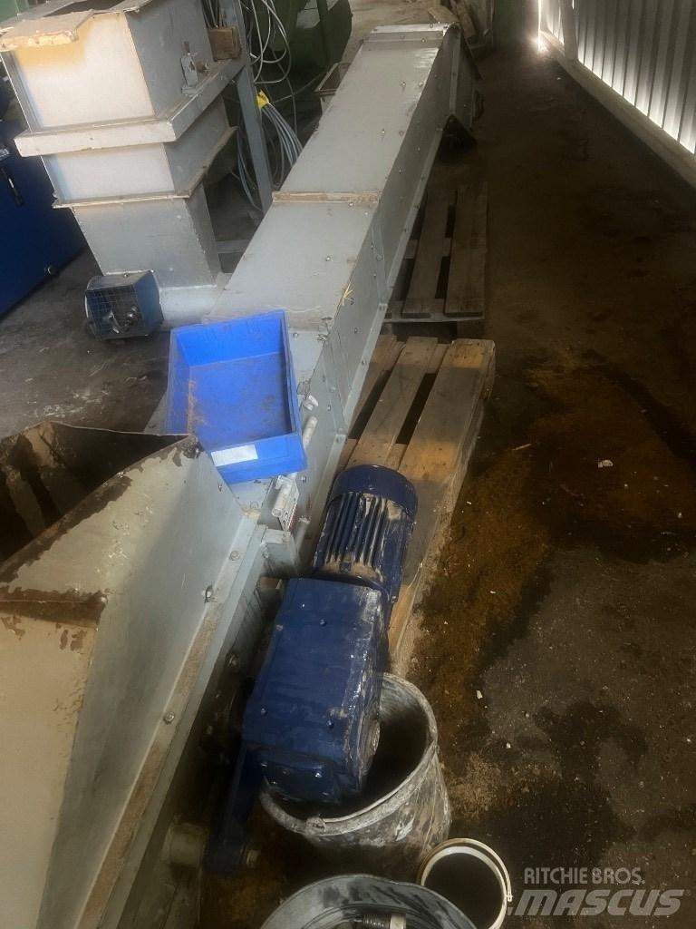 Lindner VEGA 1500 Waste Shredders