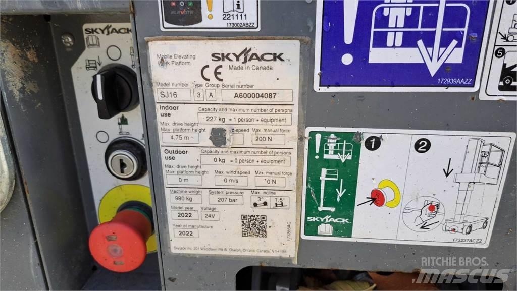 SkyJack SJ16 Other lifts and platforms