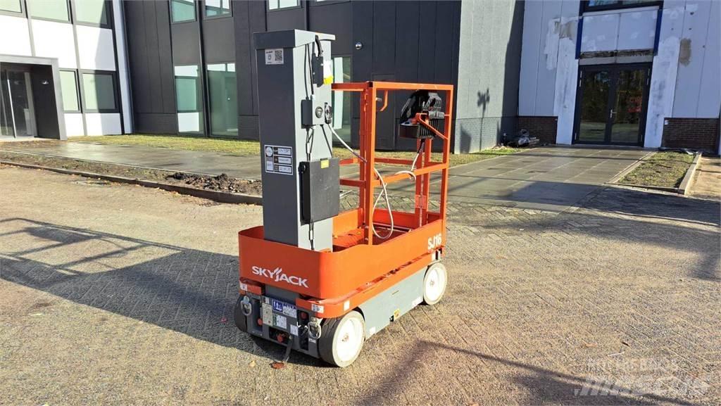SkyJack SJ16 Other lifts and platforms