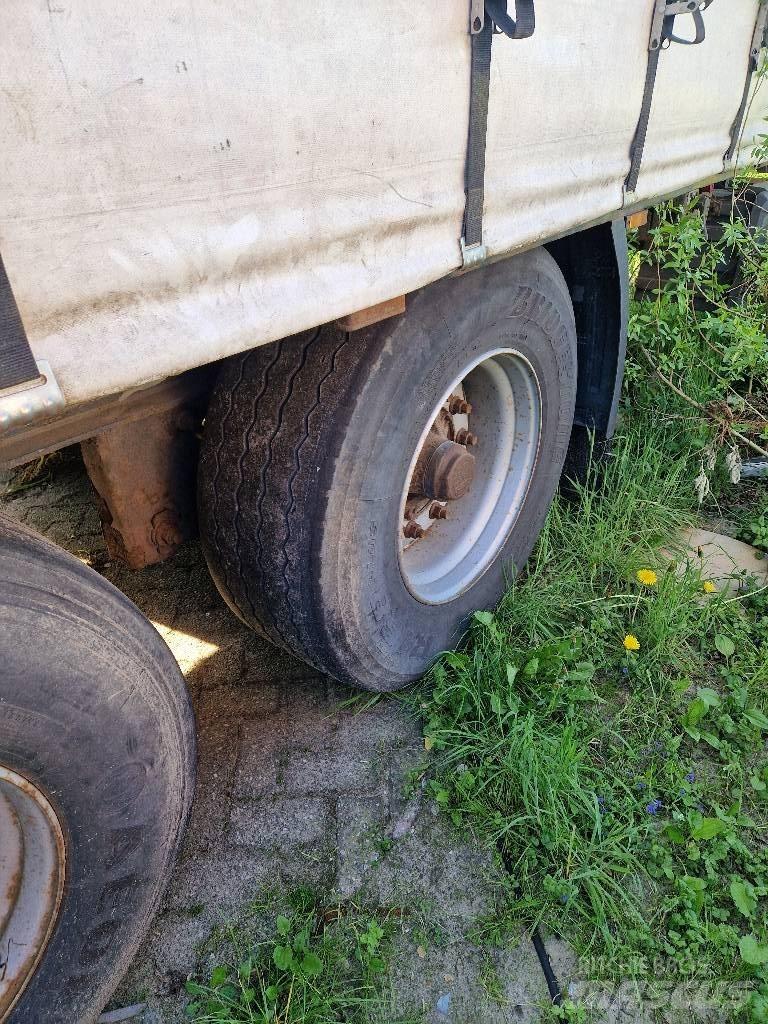 Krone sd Curtainsider semi-trailers