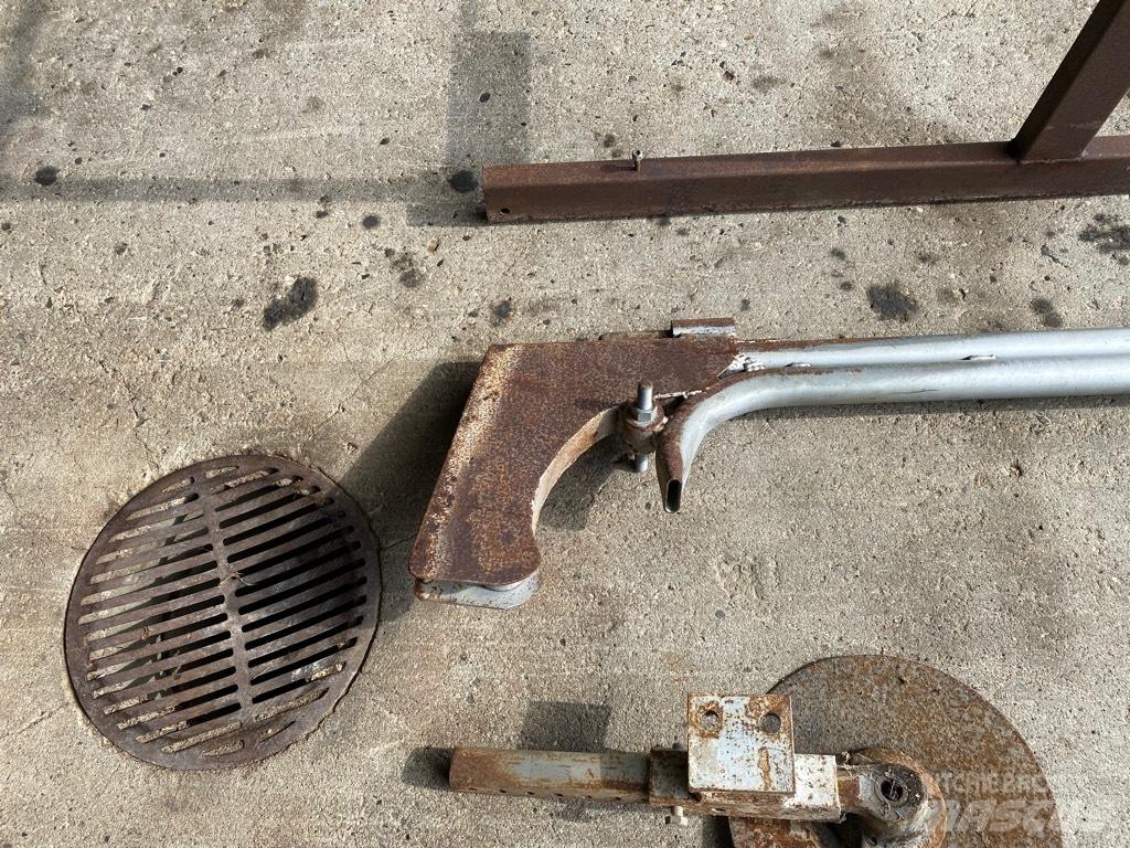 Grubber . Chisel ploughs