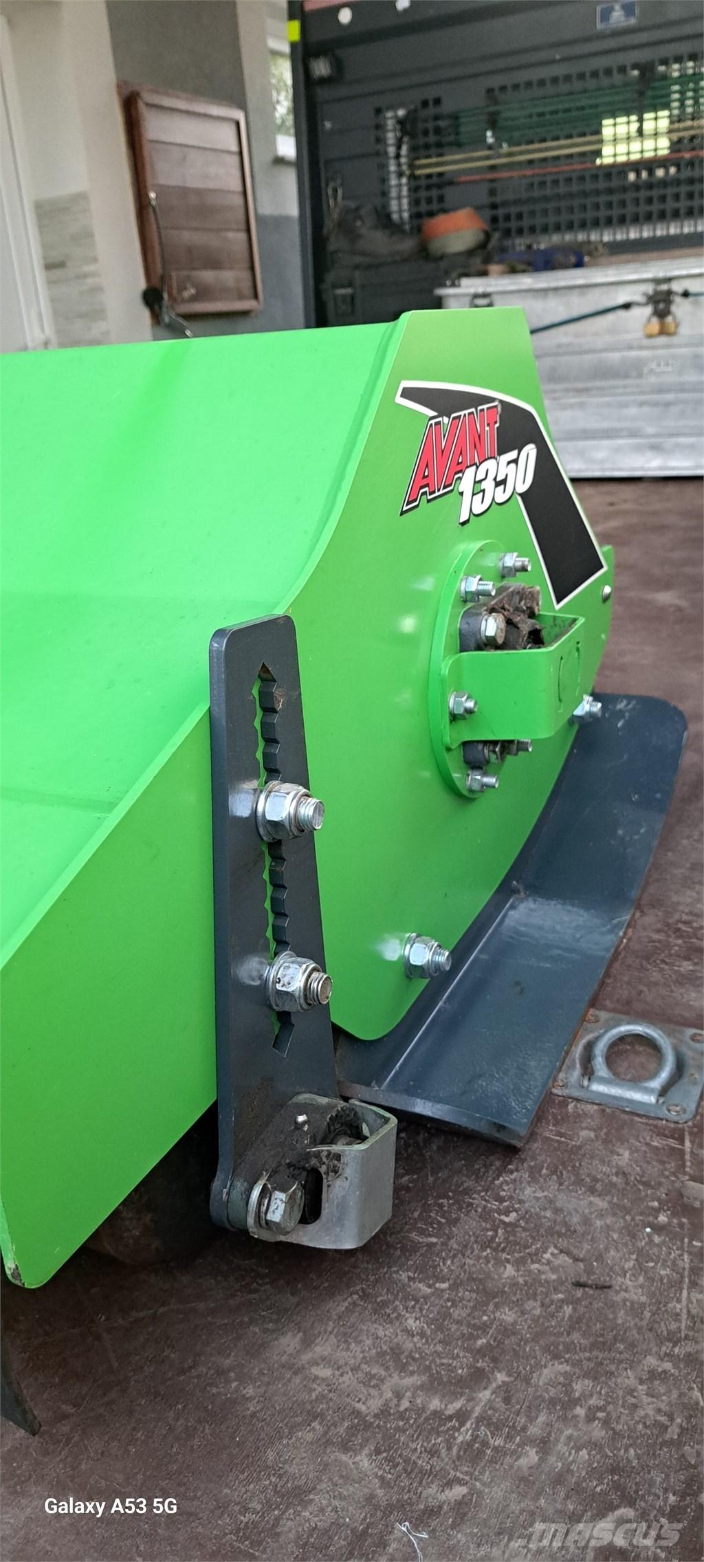 Avant 1350 Mower Other components