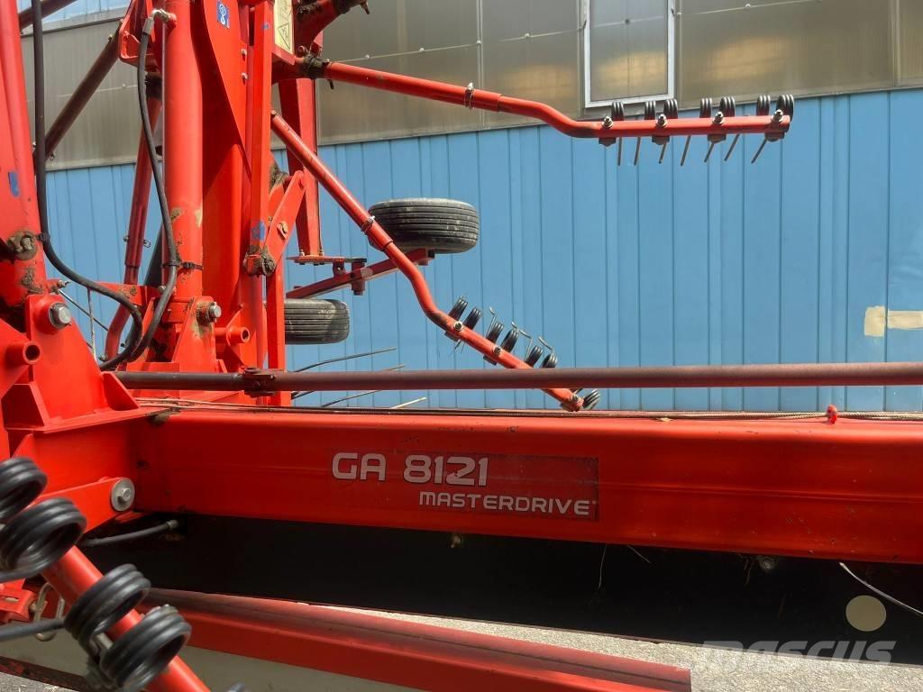 Kuhn GA 8121 Windrowers