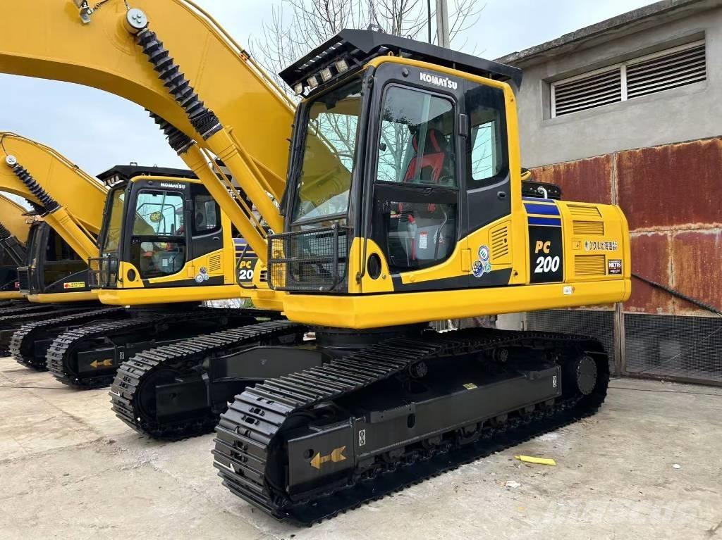 Komatsu 200 Crawler excavators