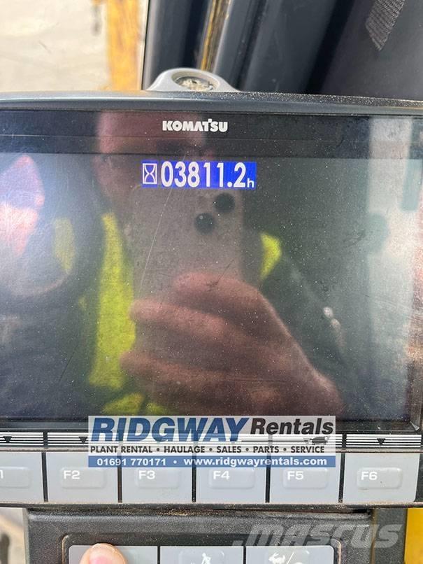 Komatsu PW 160-11 Wheeled excavators