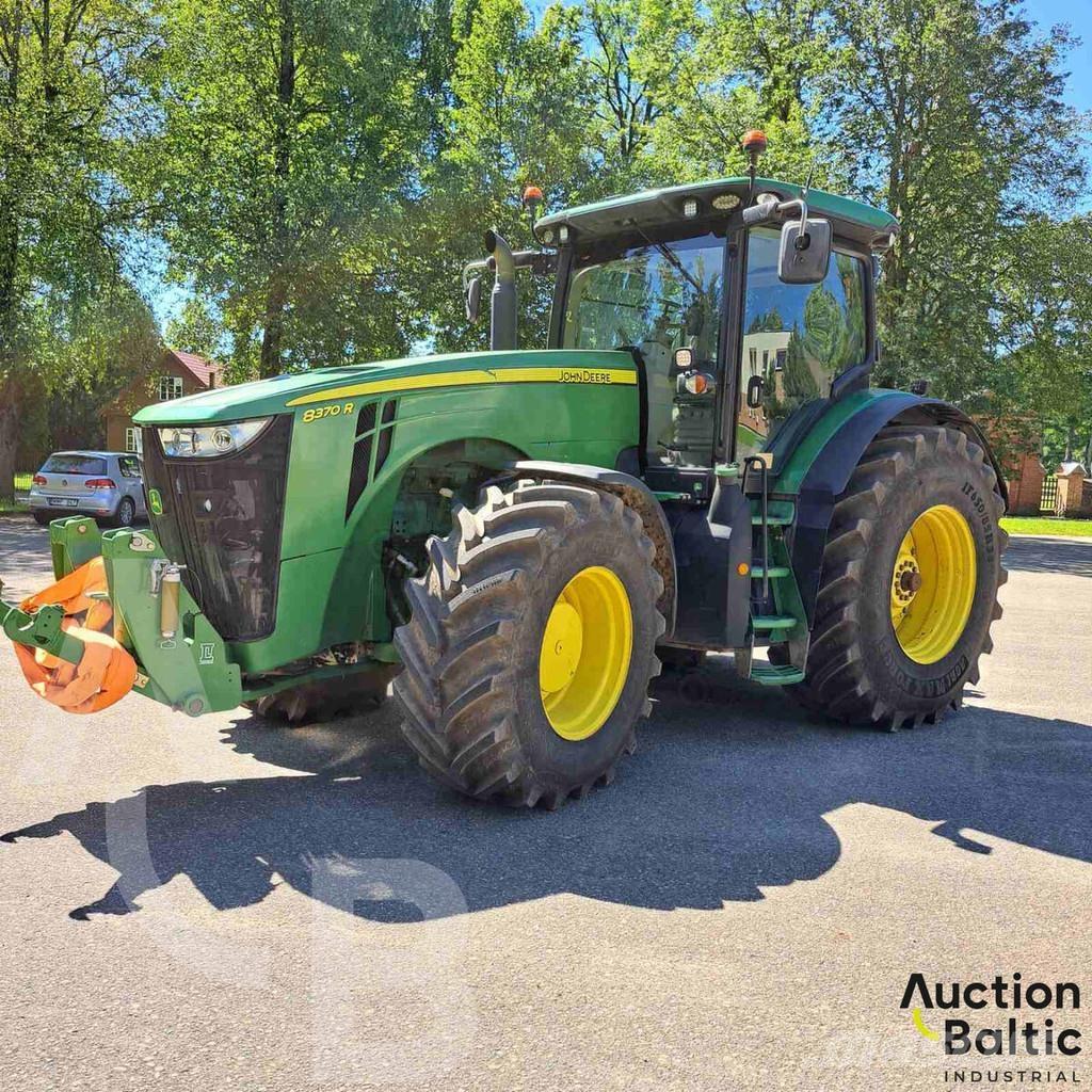 John Deere 8370 R Tractors