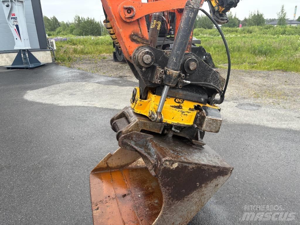 Hitachi ZX135US-3 Crawler excavators
