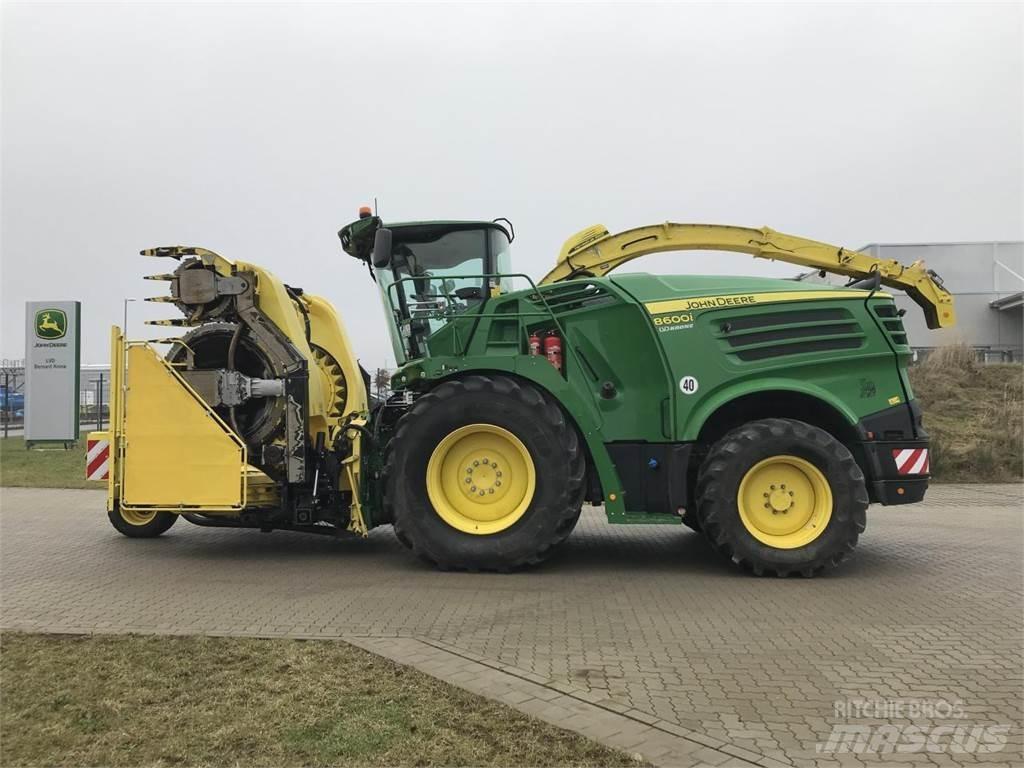 John Deere 8600 Self-propelled foragers