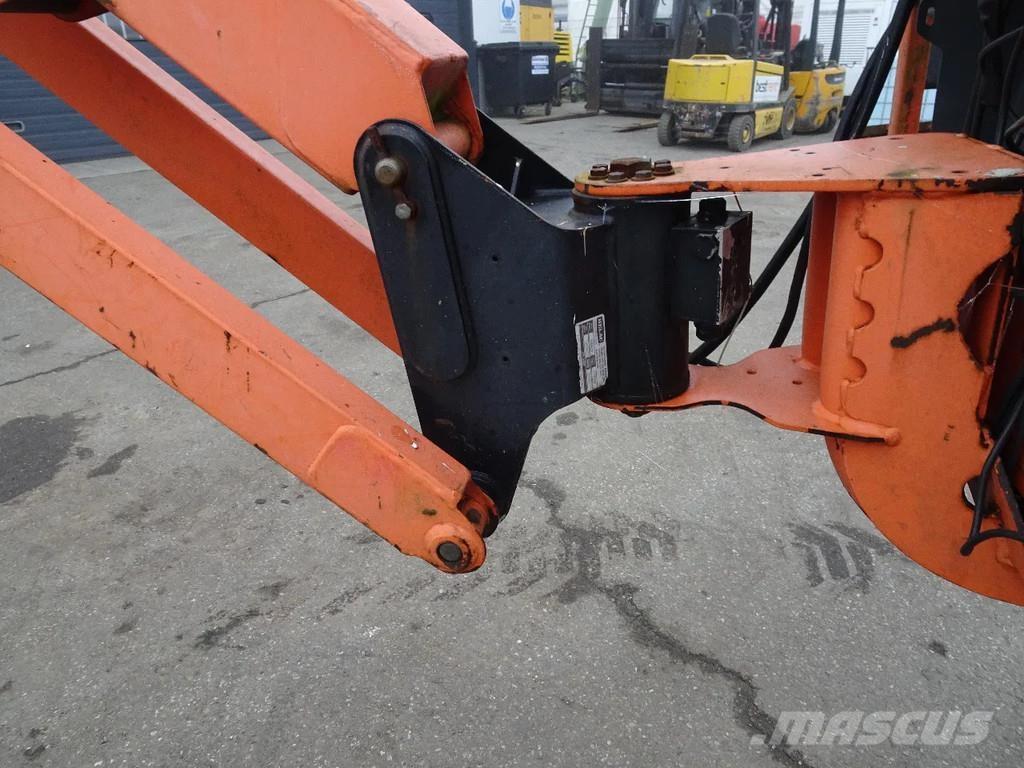 JLG 600AJ Articulated boom lifts