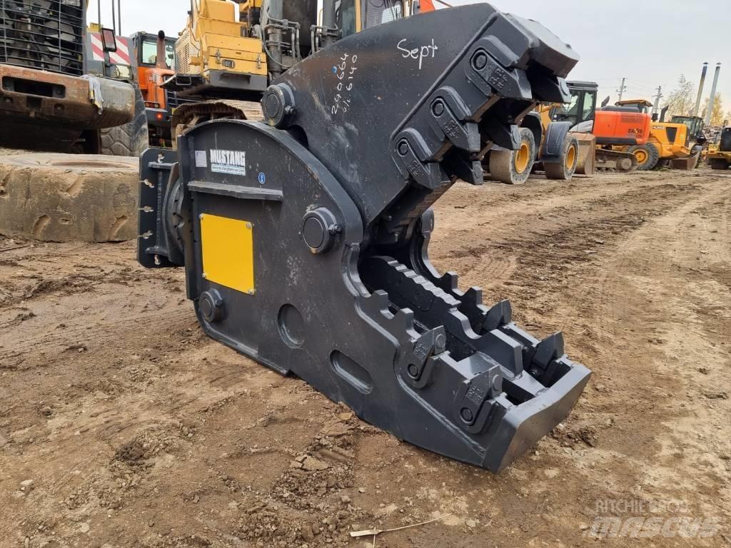 Mustang RH 20 Pulveriser  (Demolition Crusher ) 
