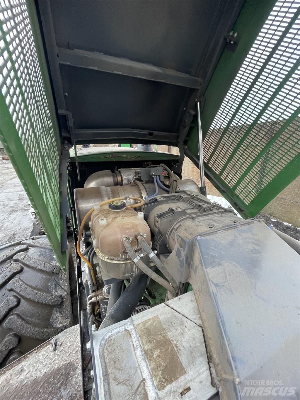 John Deere 1070 G Harvesters