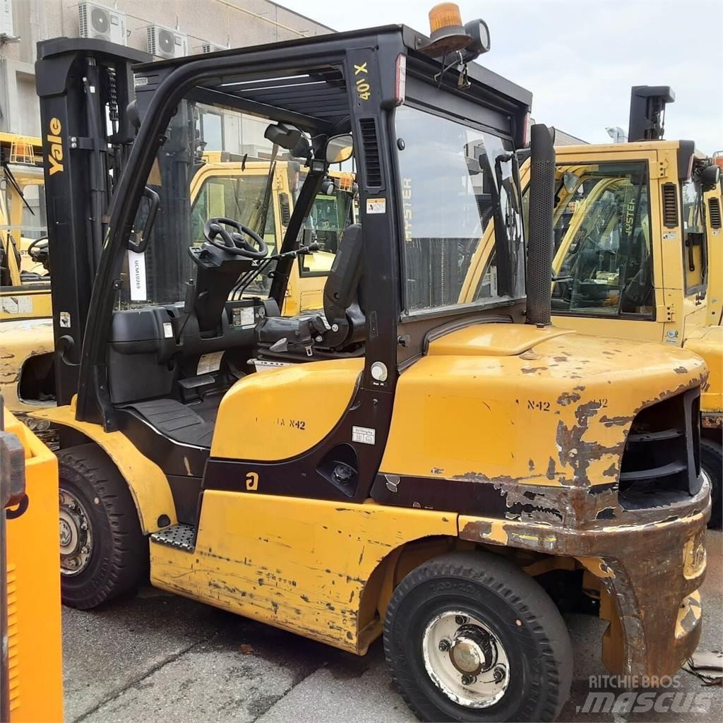 Yale GDP40VX Diesel trucks