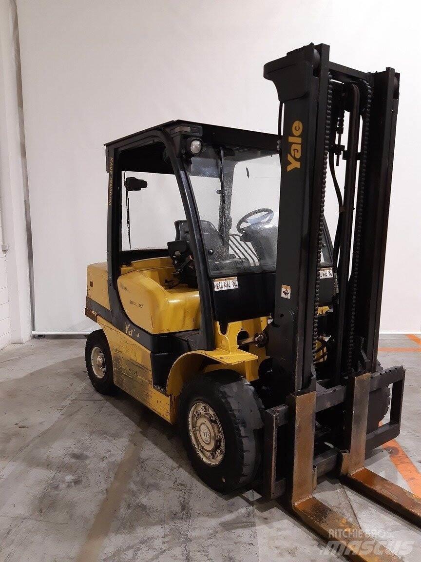 Yale GDP40VX Diesel trucks