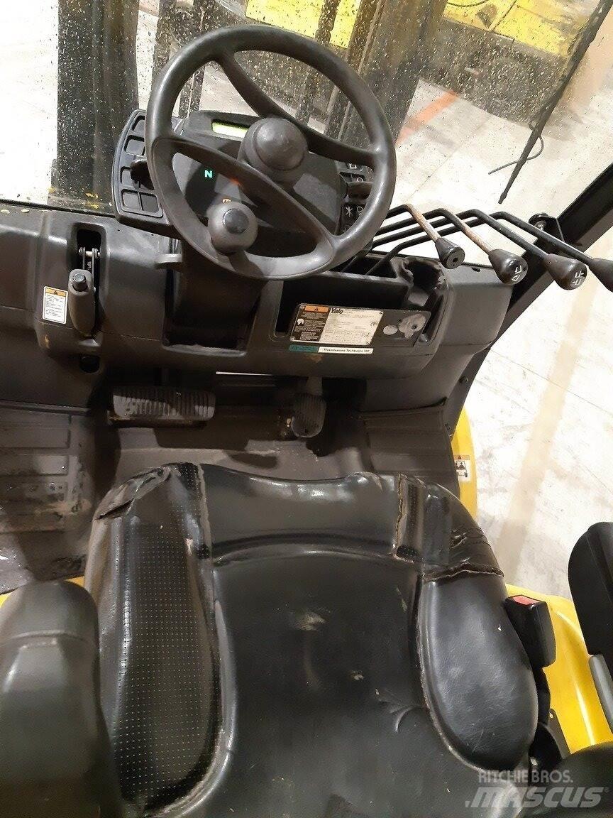 Yale GDP40VX Diesel trucks