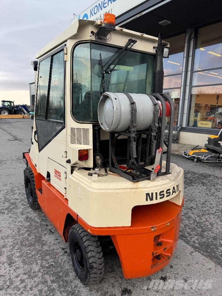 Nissan 25 LPG trucks