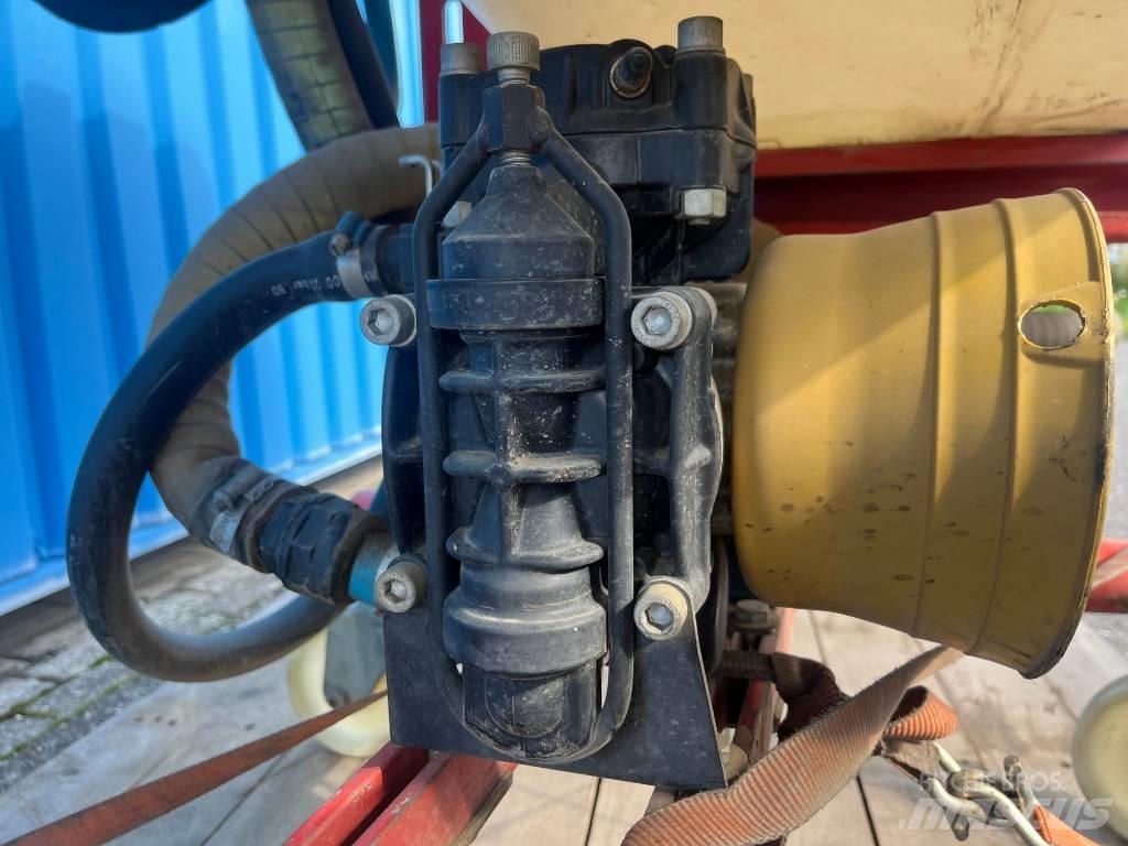 Holder IS 800 Mounted sprayers