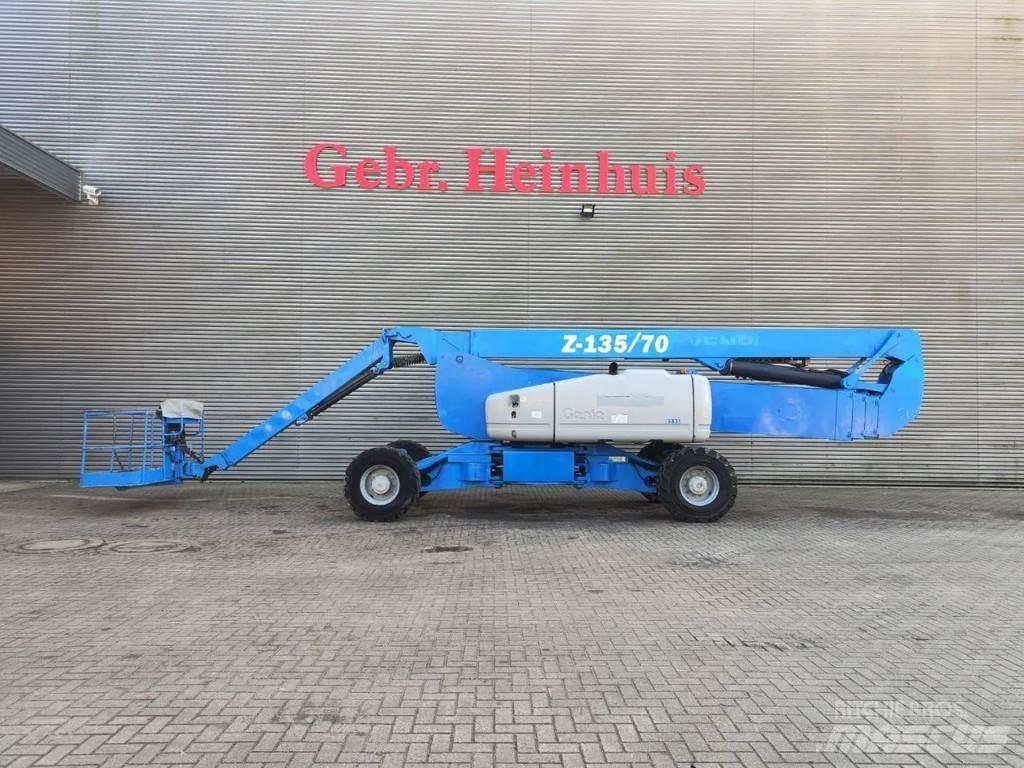 Genie Z-135 Telescopic boom lifts