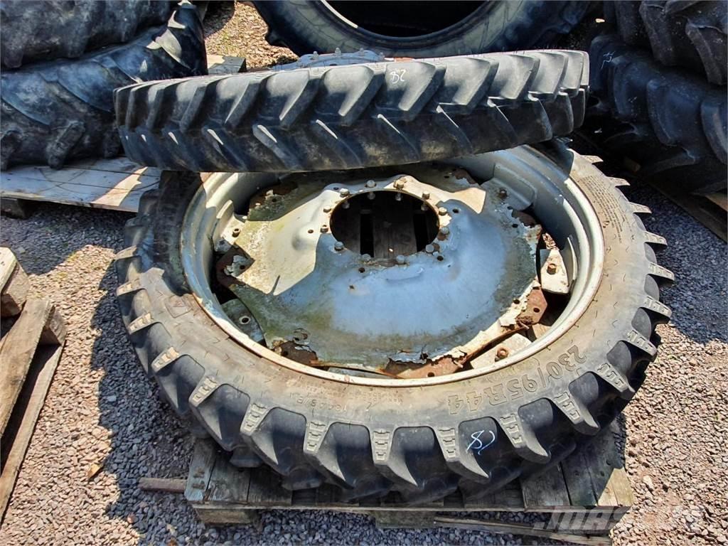 BKT 230/95R44 x2 Tyres, wheels and rims