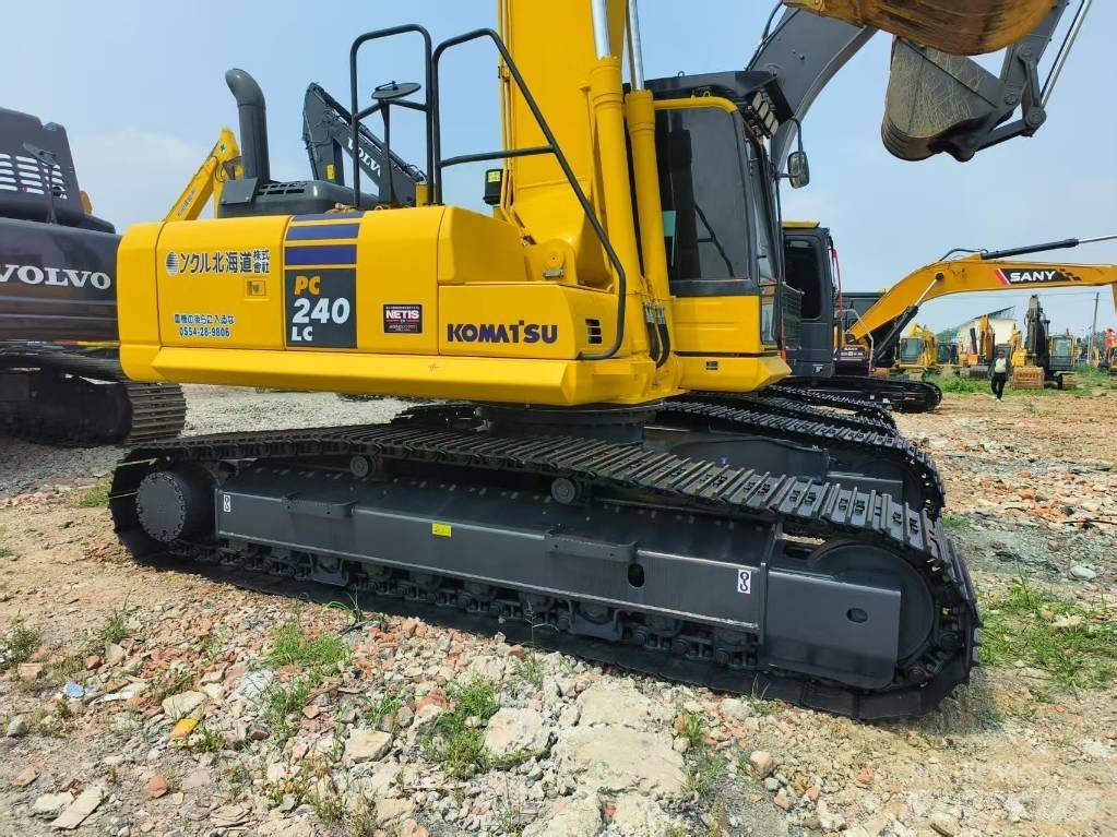 Komatsu PC 240-8 Midi excavators  7t - 12t
