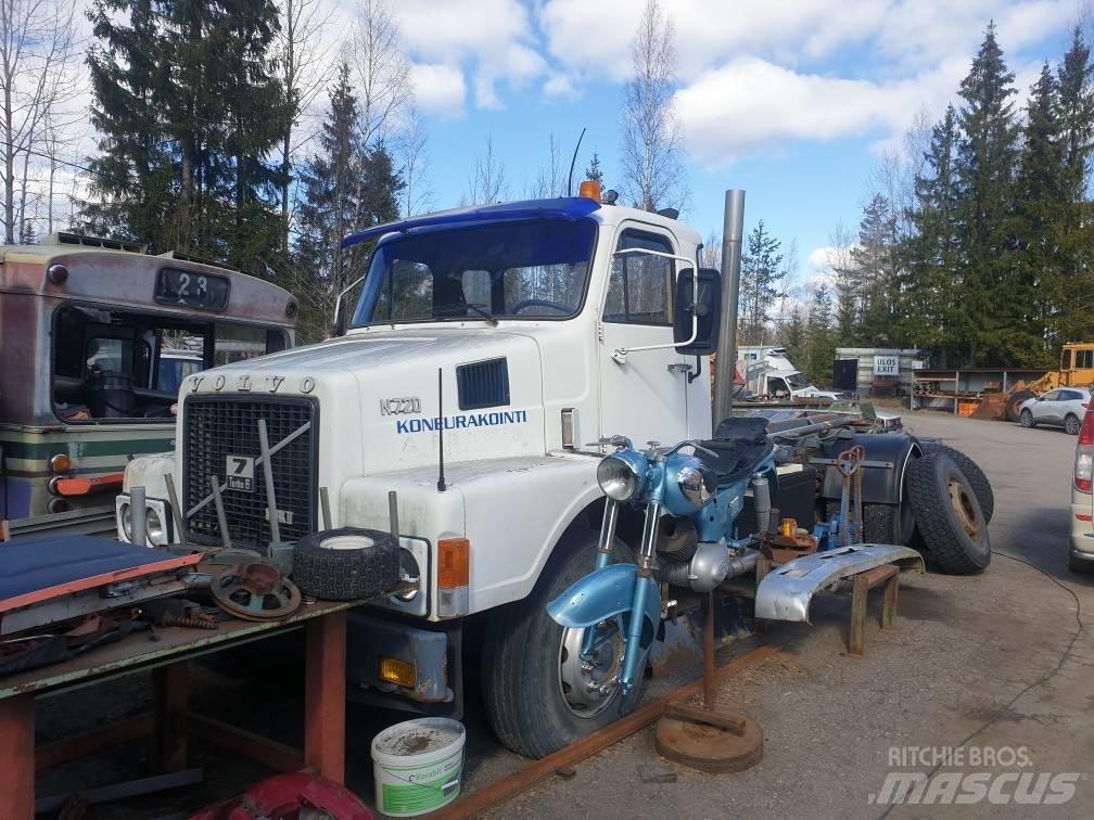 Volvo N7 4X2 Cable lift demountable trucks
