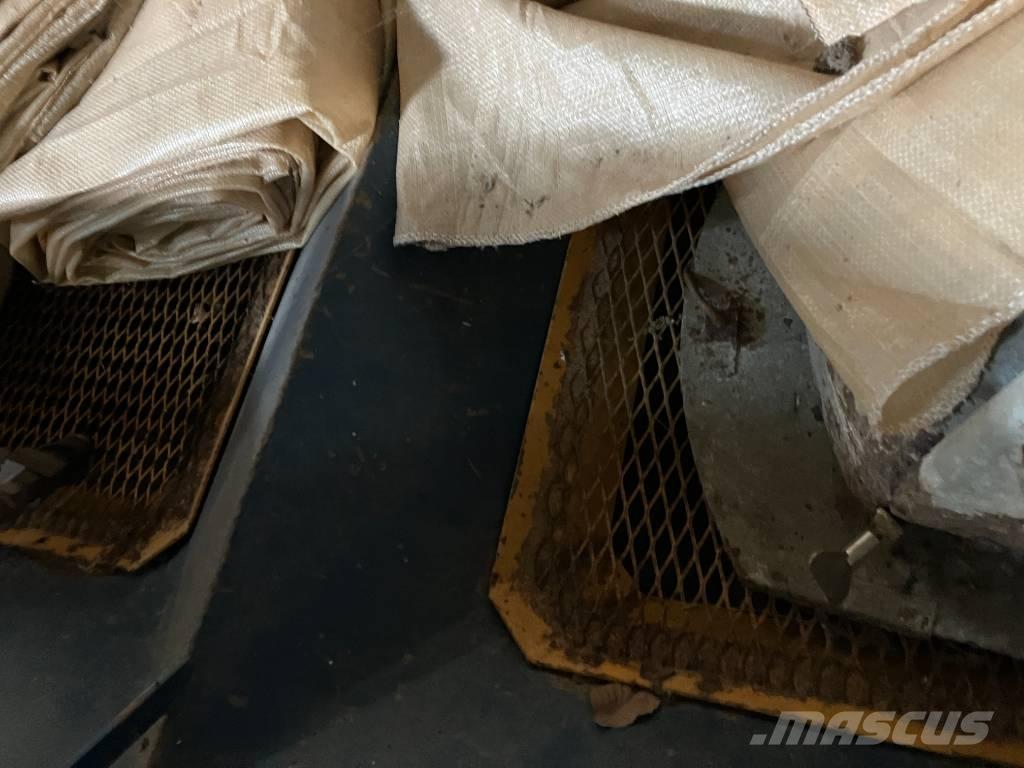 Bogballe D1000 Manure spreaders