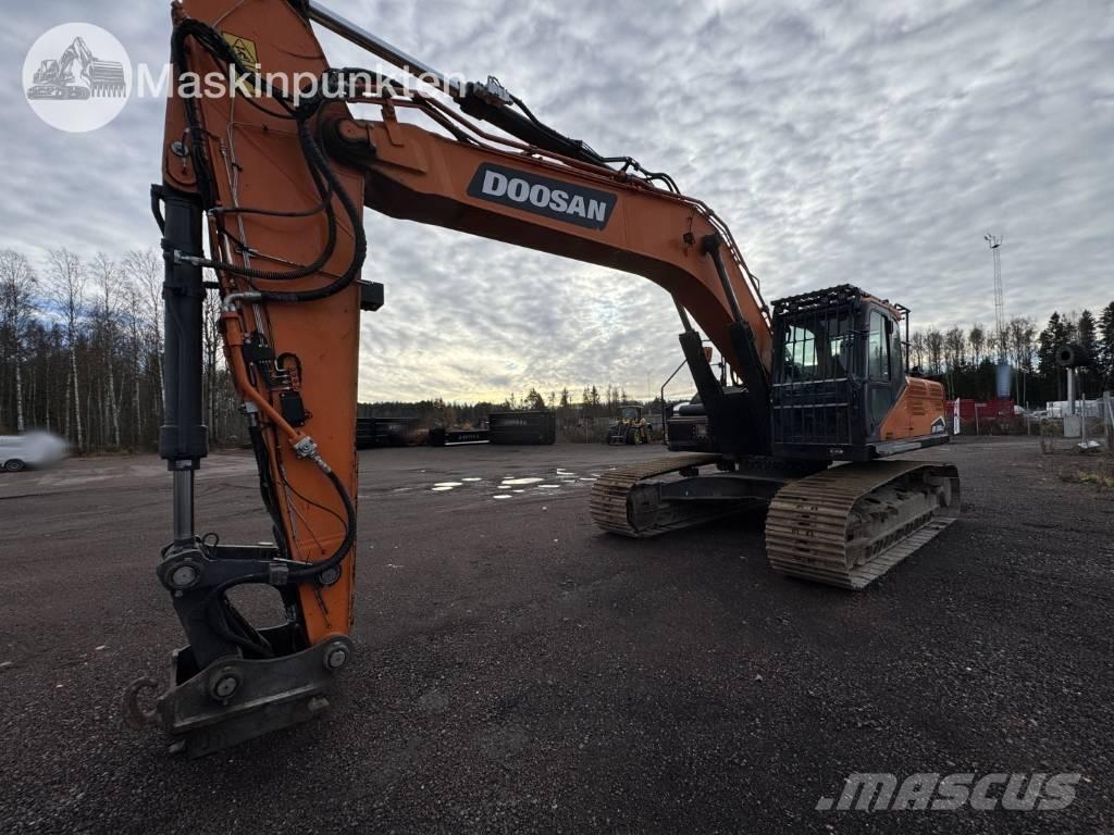 Doosan DX 300 LC Crawler excavators