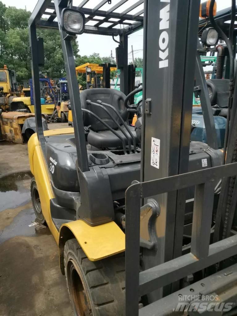 Komatsu 30 Telescopic handlers