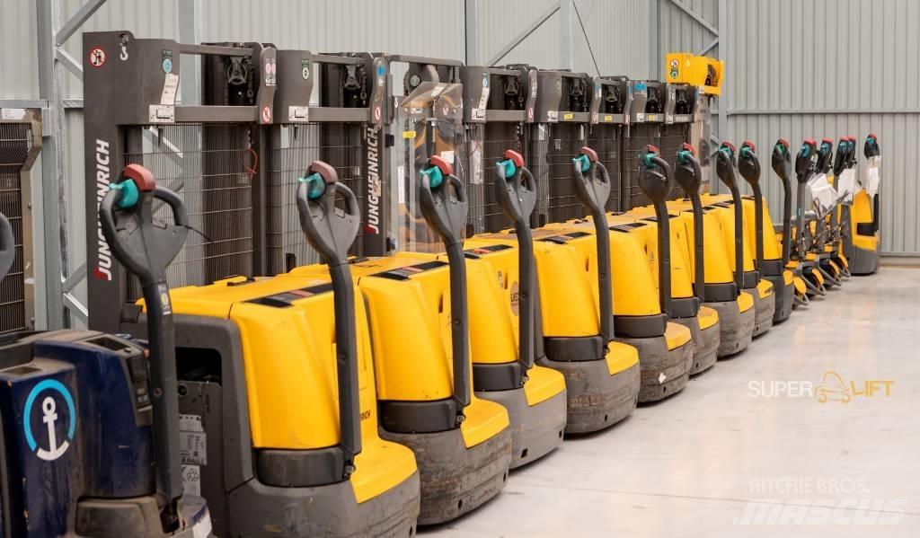 Jungheinrich ERC214 Self propelled stackers