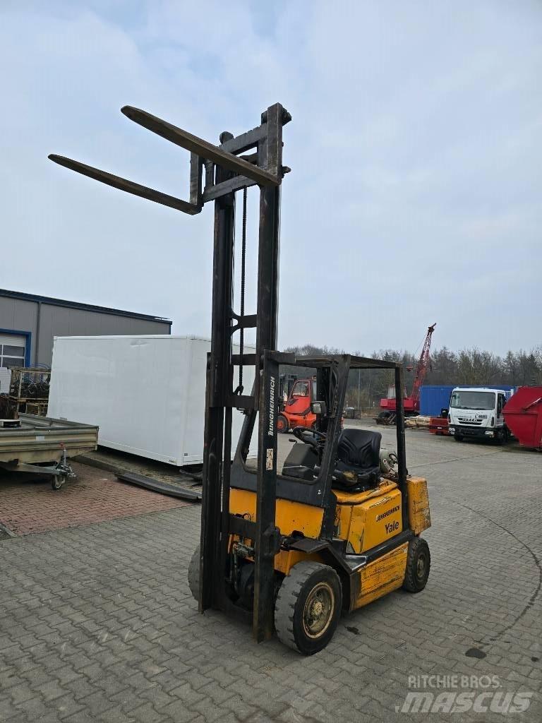 Jungheinrich TFG 25 LPG trucks