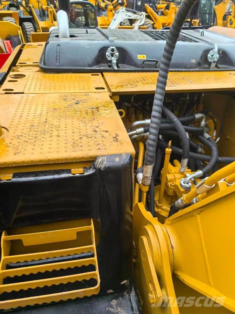 CAT 320D2 Crawler excavators