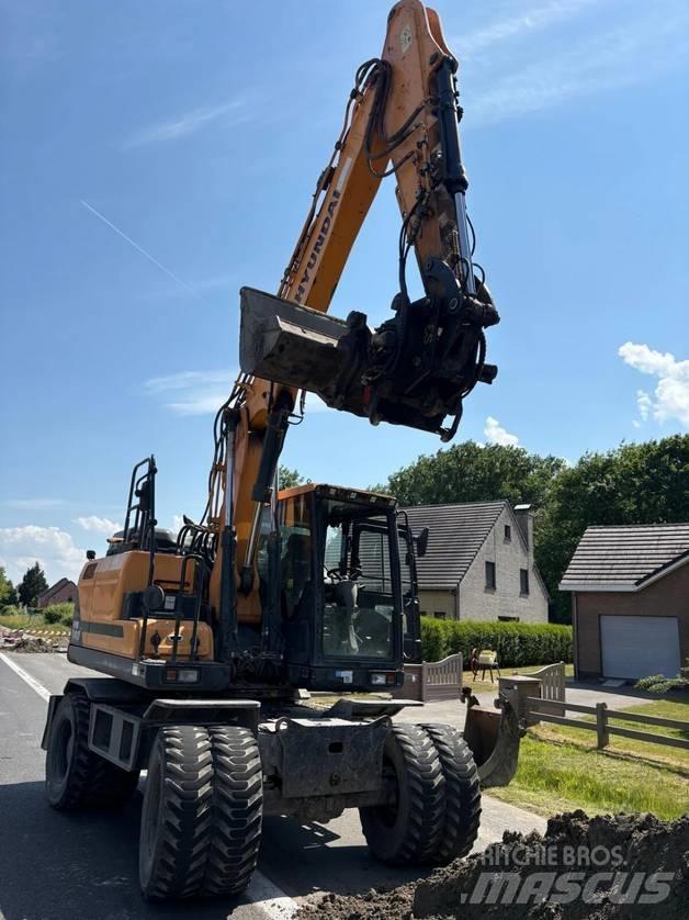 Hyundai HW 140 Wheeled excavators