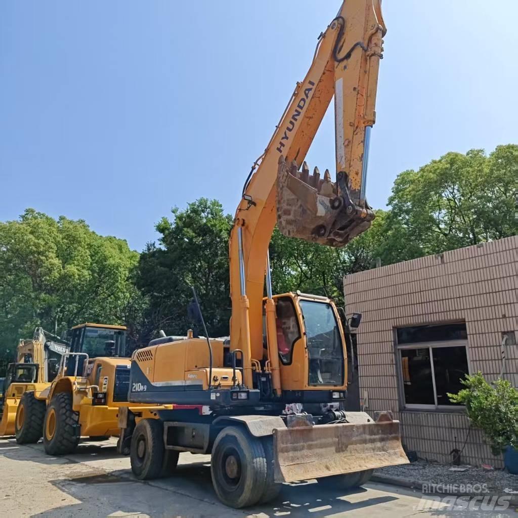 Hyundai R210w-9 Midi excavators  7t - 12t